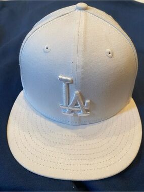 LA Dodgers MLB Basic 59FIFTY White Embroidered Logo Baseball Cap Size 7 1/4